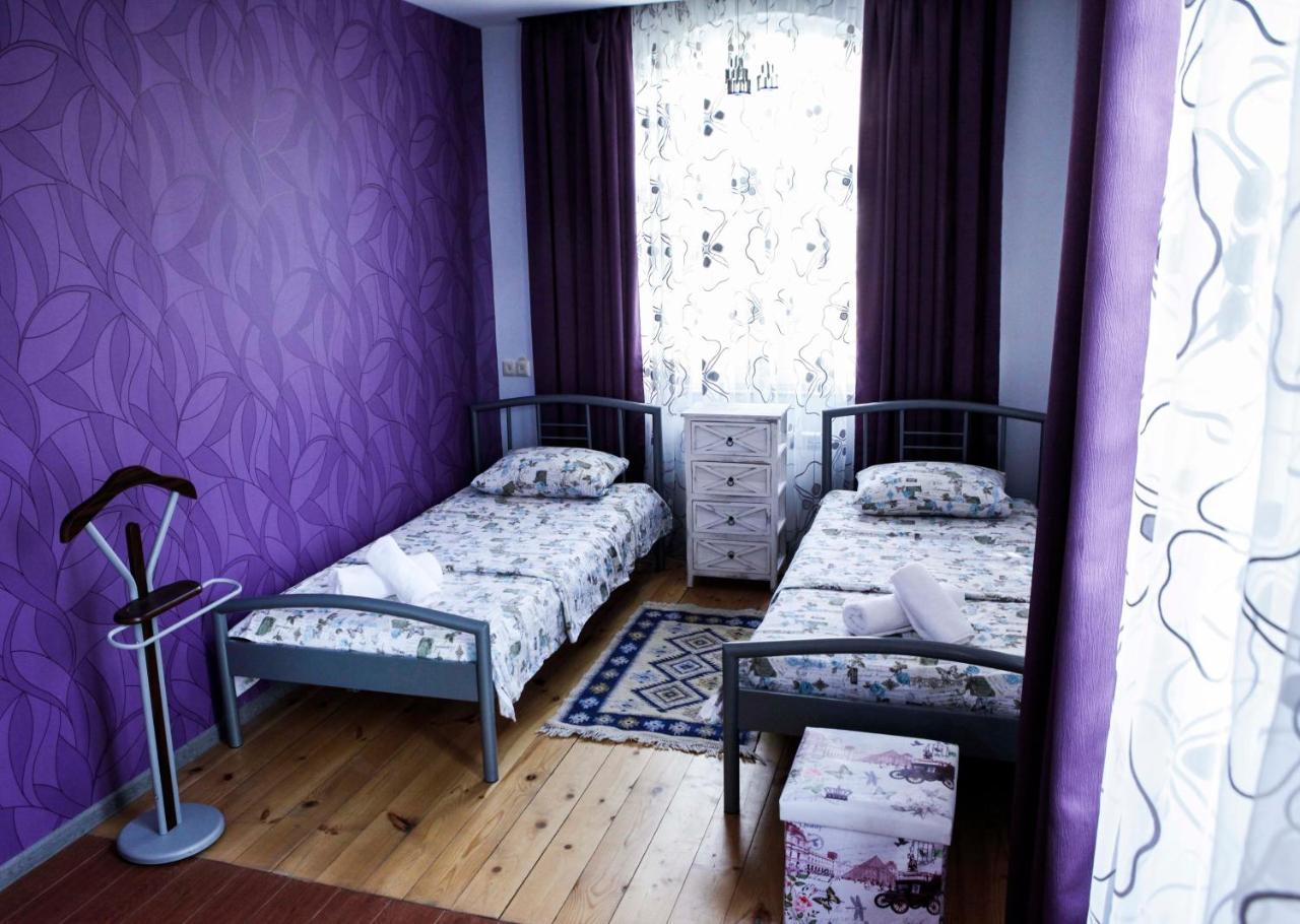 Family Mini-Hotel Martirosyan'S And Tours Ереван Екстериор снимка